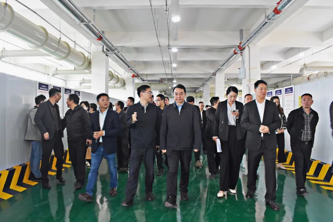 【子公司動態(tài)】四川省生態(tài)環(huán)境廳黨組成員、副廳長李銀昌帶隊(duì)參觀調(diào)研欣海環(huán)境公司